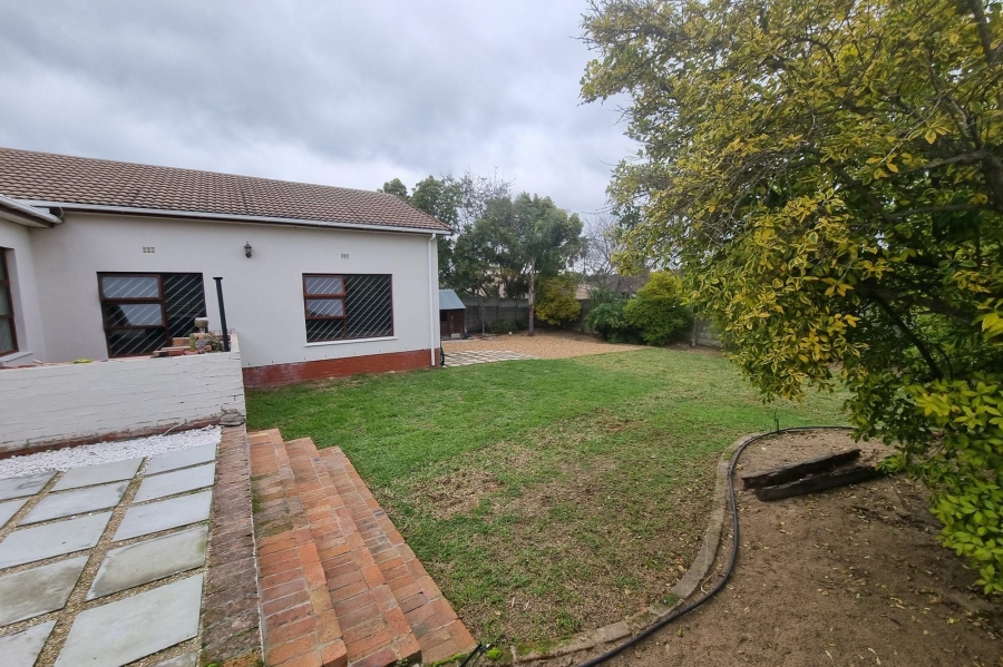 To Let 3 Bedroom Property for Rent in Vredekloof Western Cape